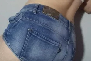 Mis hermanas dispuestas a darme las nalgotas Mis hermanas dispuestas a darme las nalgotas 2